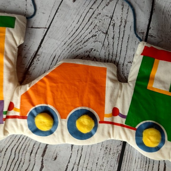 vintage Hallmark cards 1983 made in Taiwan fabric train wall hanger nursery deco - Picture 4 of 11